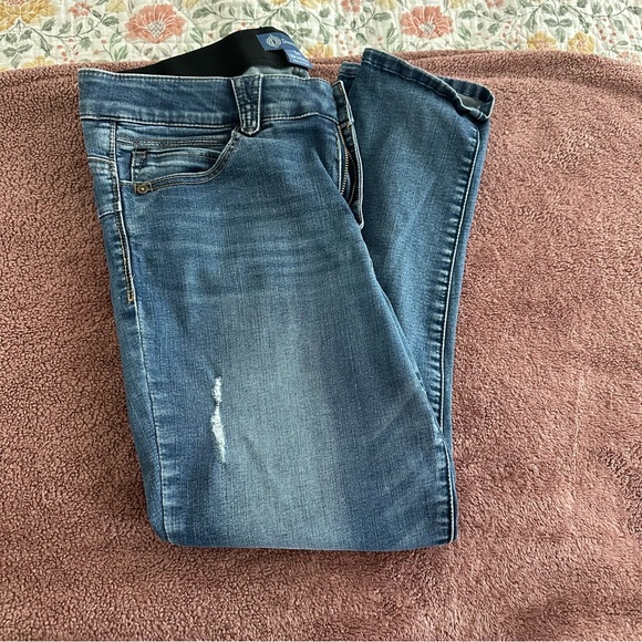 Democracy “Ab”solution Jeans - Picture 2 of 4